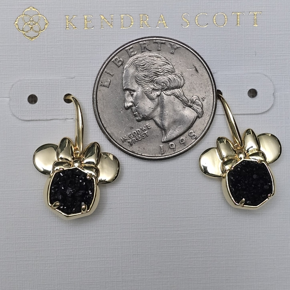 Kendra Scott Disney Gold Minnie Mouse Short Pendant Necklace & Earrings Set - Picture 3 of 8